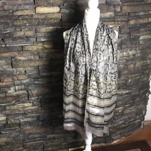 Metallic lightweight scarf